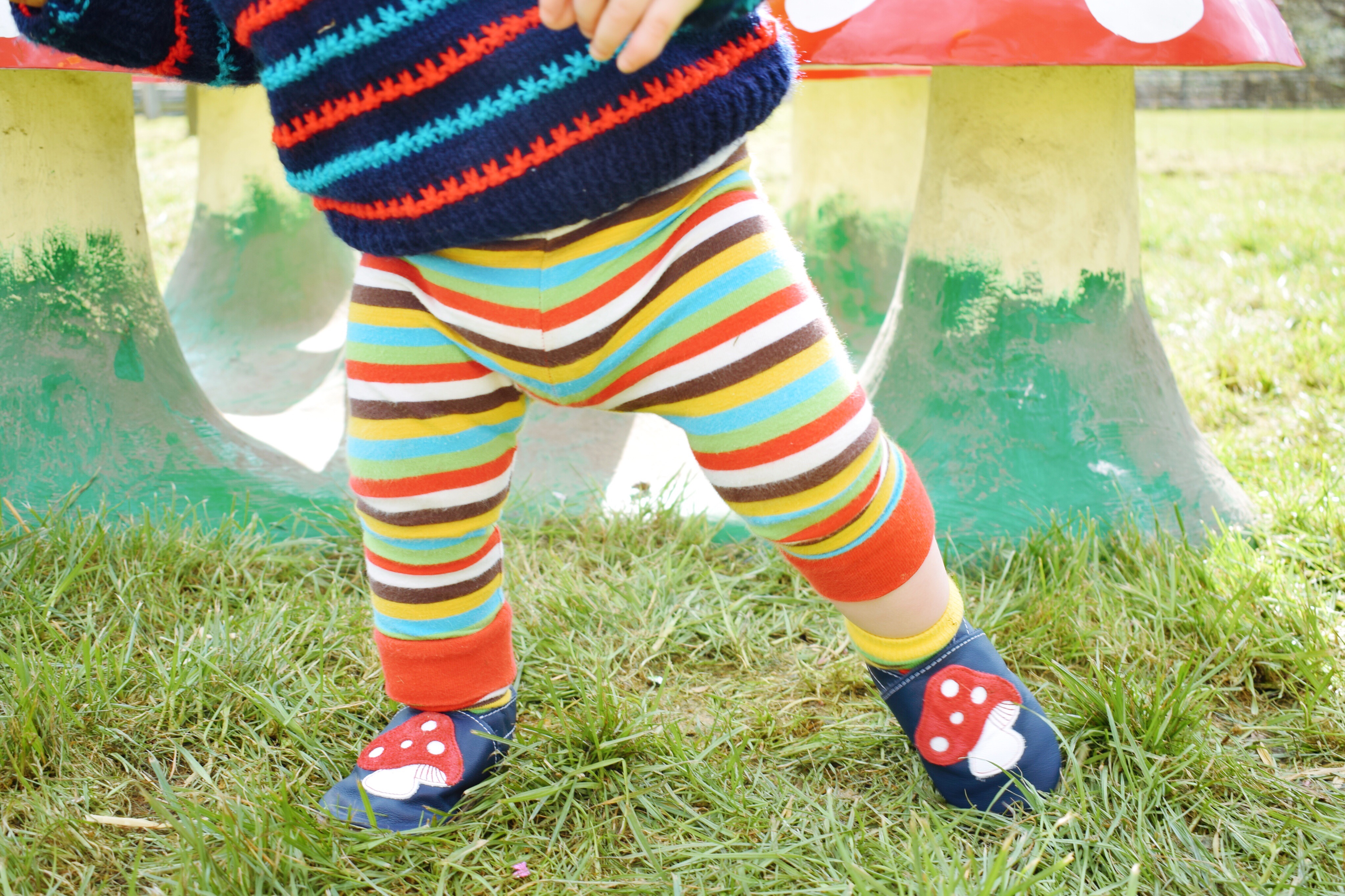 Should Babies Wear Shoes When Learning to Walk?