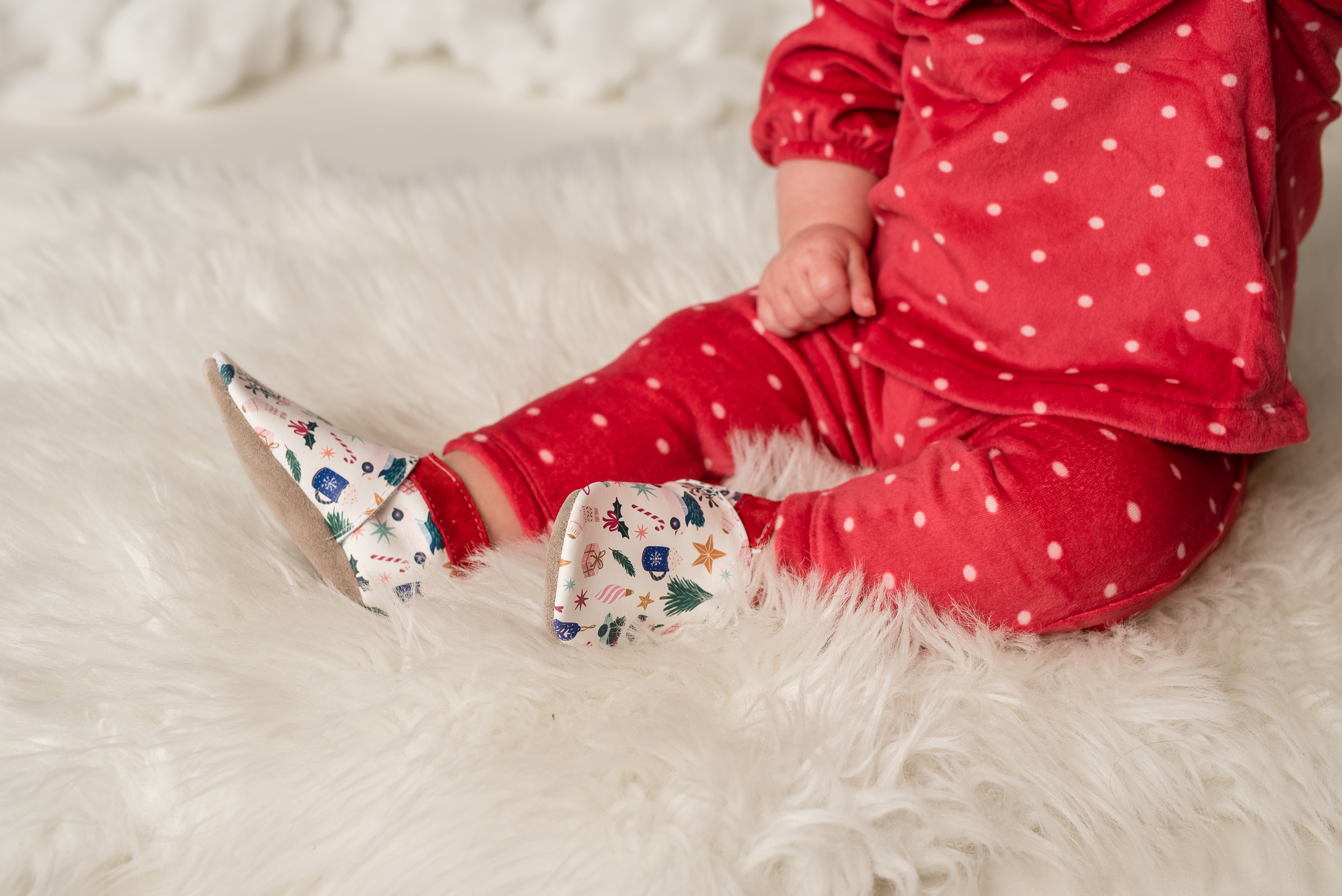 How to Keep Babies' Feet Warm in Winter